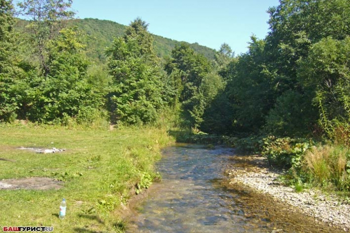 Хазиново. Хазинские пещеры. Долина реки Шида. Ущелье