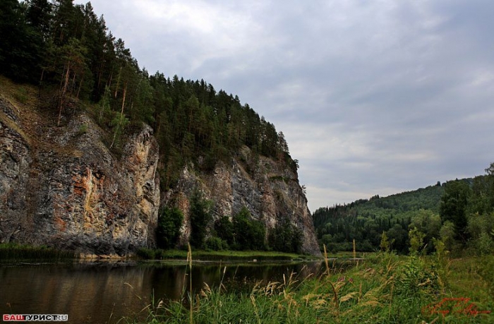 Река Зилим. Скалы.